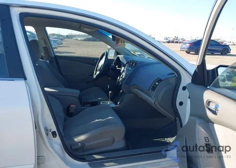 2011 Nissan Altima 2.5 S z USA, uszkodzony, nr VIN 1N4AL2AP7BN452431